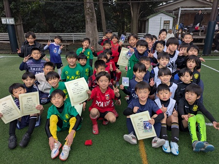 【全体写真】<BR><BR>0-0の試合がたくさんありましたね。点を取るってむずかしいね! Highslide JS